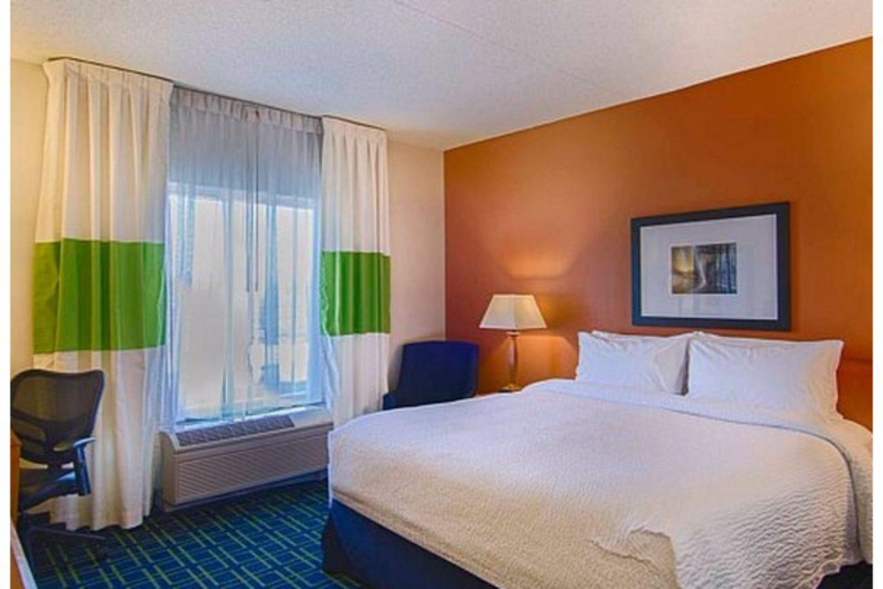 Fairfield Inn & Suites By Marriott Newark Liberty International Airport Bagian luar foto