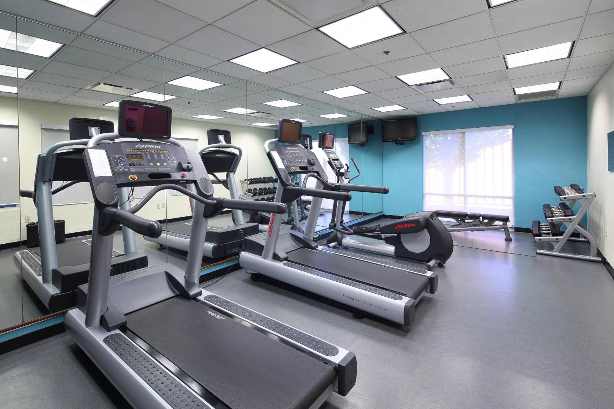 Fairfield Inn & Suites By Marriott Newark Liberty International Airport Bagian luar foto