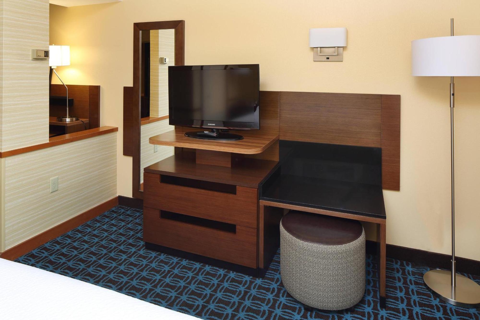 Fairfield Inn & Suites By Marriott Newark Liberty International Airport Bagian luar foto